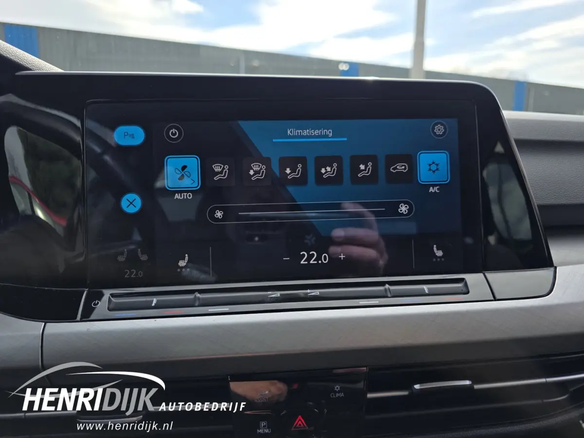 1.5 eTSI Style Automaat / Camera / Stoel & Stuur verwarming / Carplay / ACC / PDC / LMV