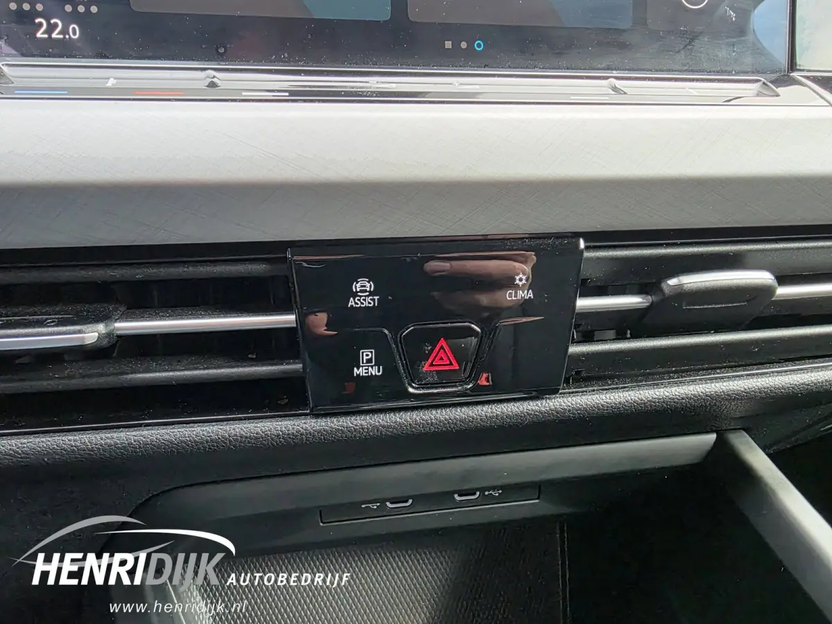 1.5 eTSI Style Automaat / Camera / Stoel & Stuur verwarming / Carplay / ACC / PDC / LMV