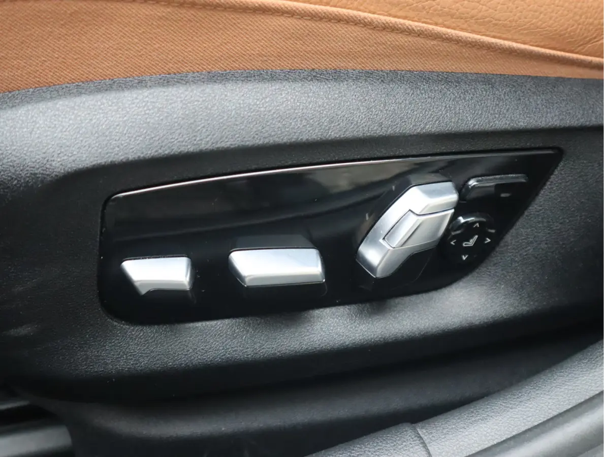 520i High Executive Edition Trekhaak/ Stoelverw. / Leder / Voorzien van 2 jaar Apk