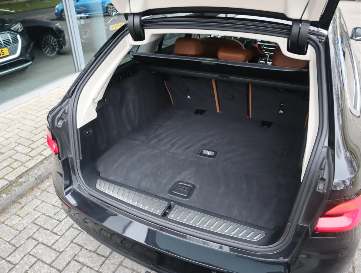 520i High Executive Edition Trekhaak/ Stoelverw. / Leder / Voorzien van 2 jaar Apk