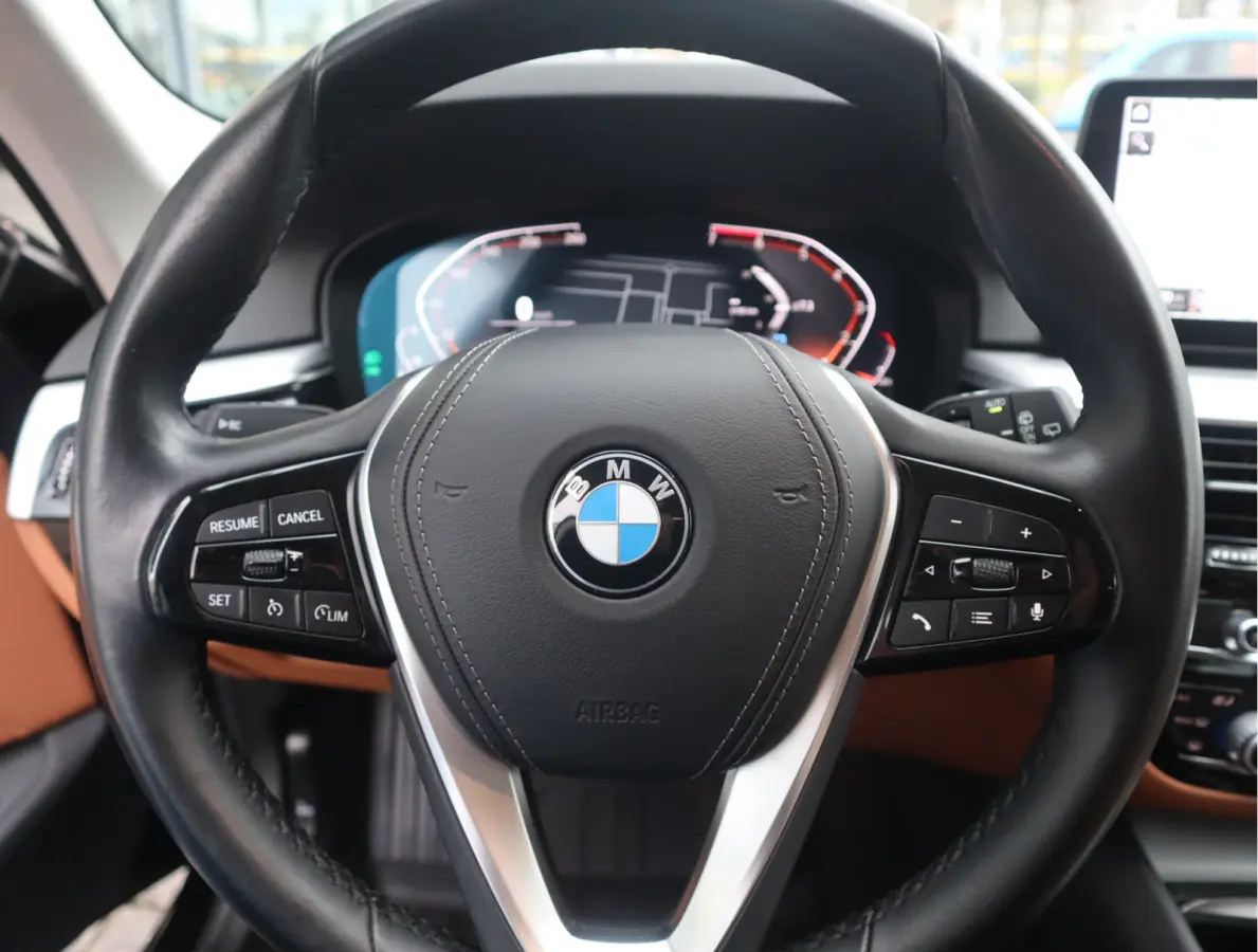 520i High Executive Edition Trekhaak/ Stoelverw. / Leder / Voorzien van 2 jaar Apk