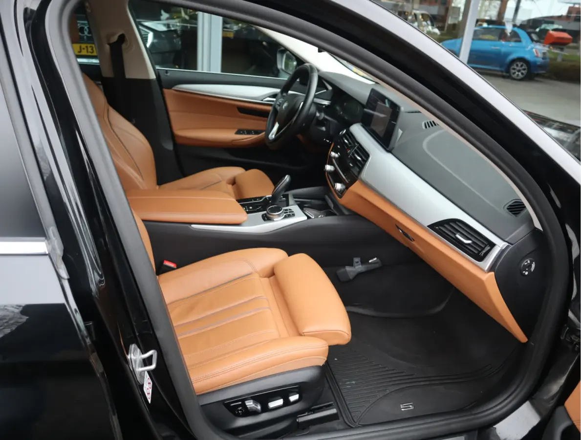 520i High Executive Edition Trekhaak/ Stoelverw. / Leder / Voorzien van 2 jaar Apk