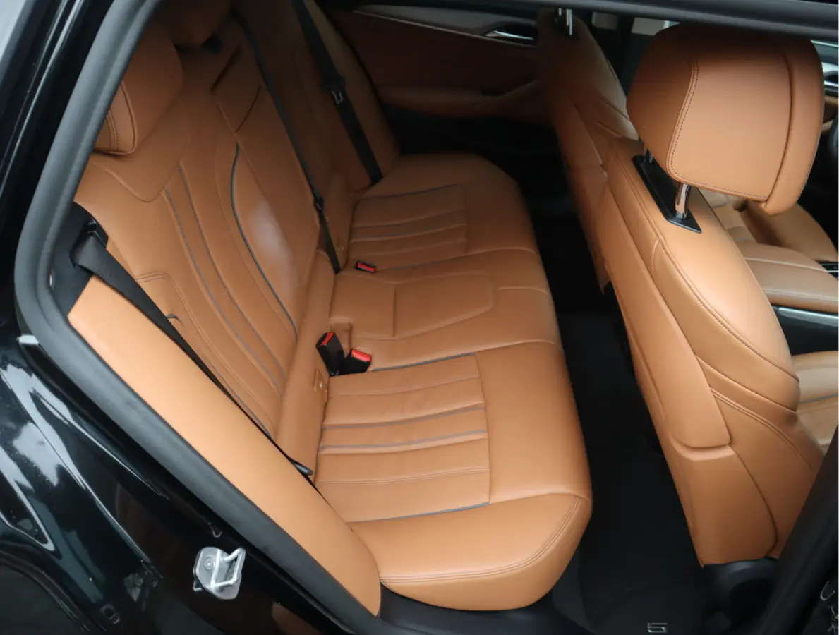 520i High Executive Edition Trekhaak/ Stoelverw. / Leder / Voorzien van 2 jaar Apk