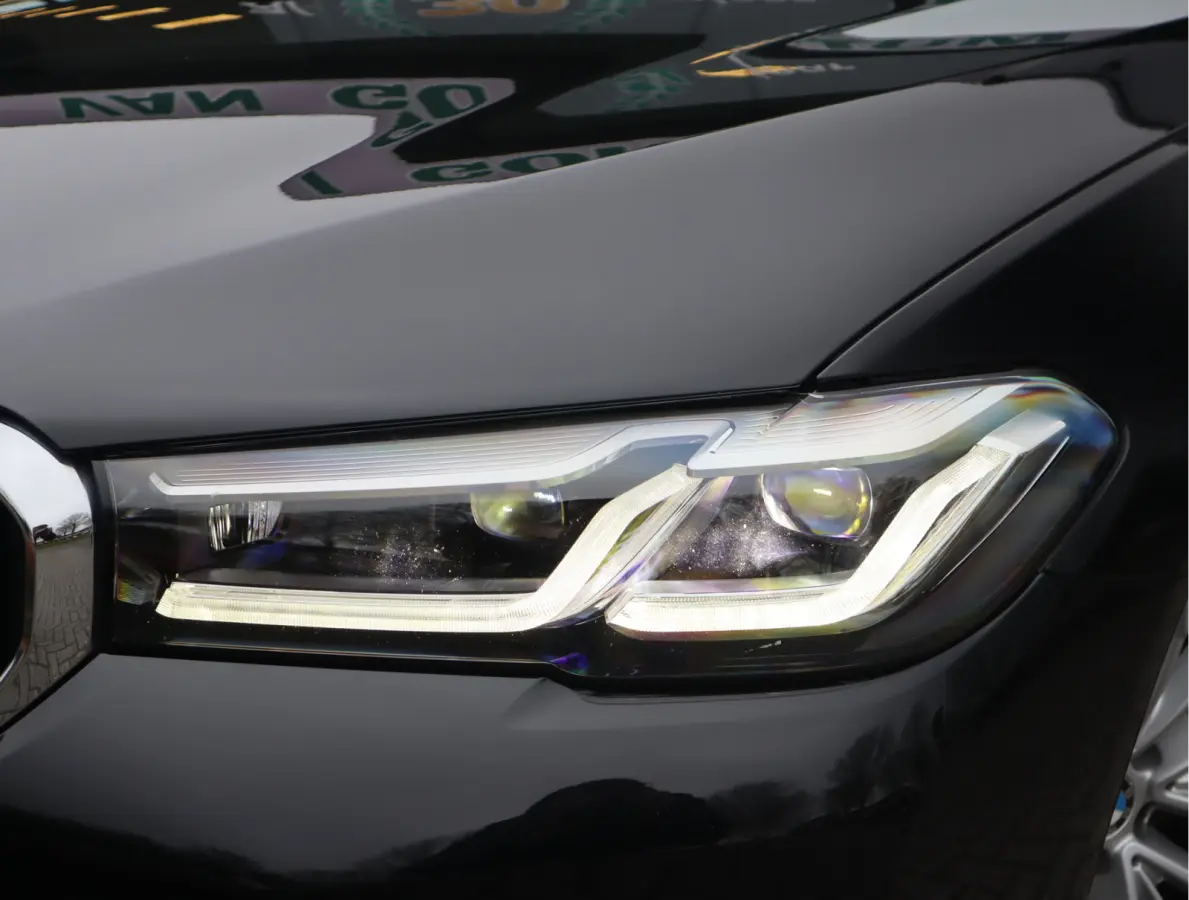 520i High Executive Edition Trekhaak/ Stoelverw. / Leder / Voorzien van 2 jaar Apk