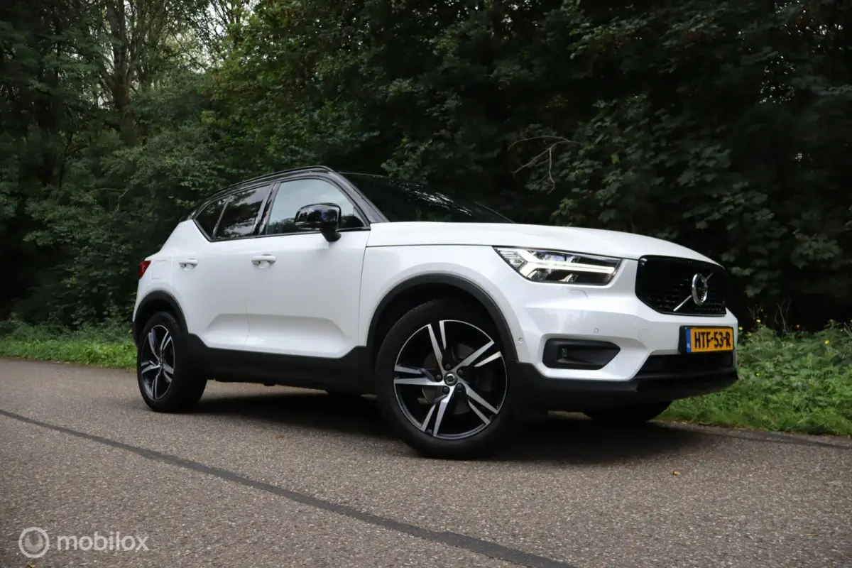 2.0 T5 AWD R-Design Intro Edition | Pano | H&K |