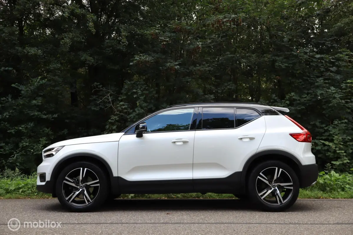 2.0 T5 AWD R-Design Intro Edition | Pano | H&K |