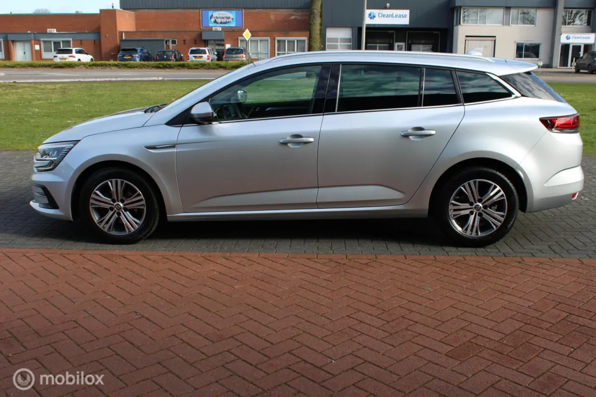 1.3 TCe Intens 140 pk, Pdc voor + achter, Full led, App connect, Clima, Navi, Cruise, Half leder, 16 inch Lmv.