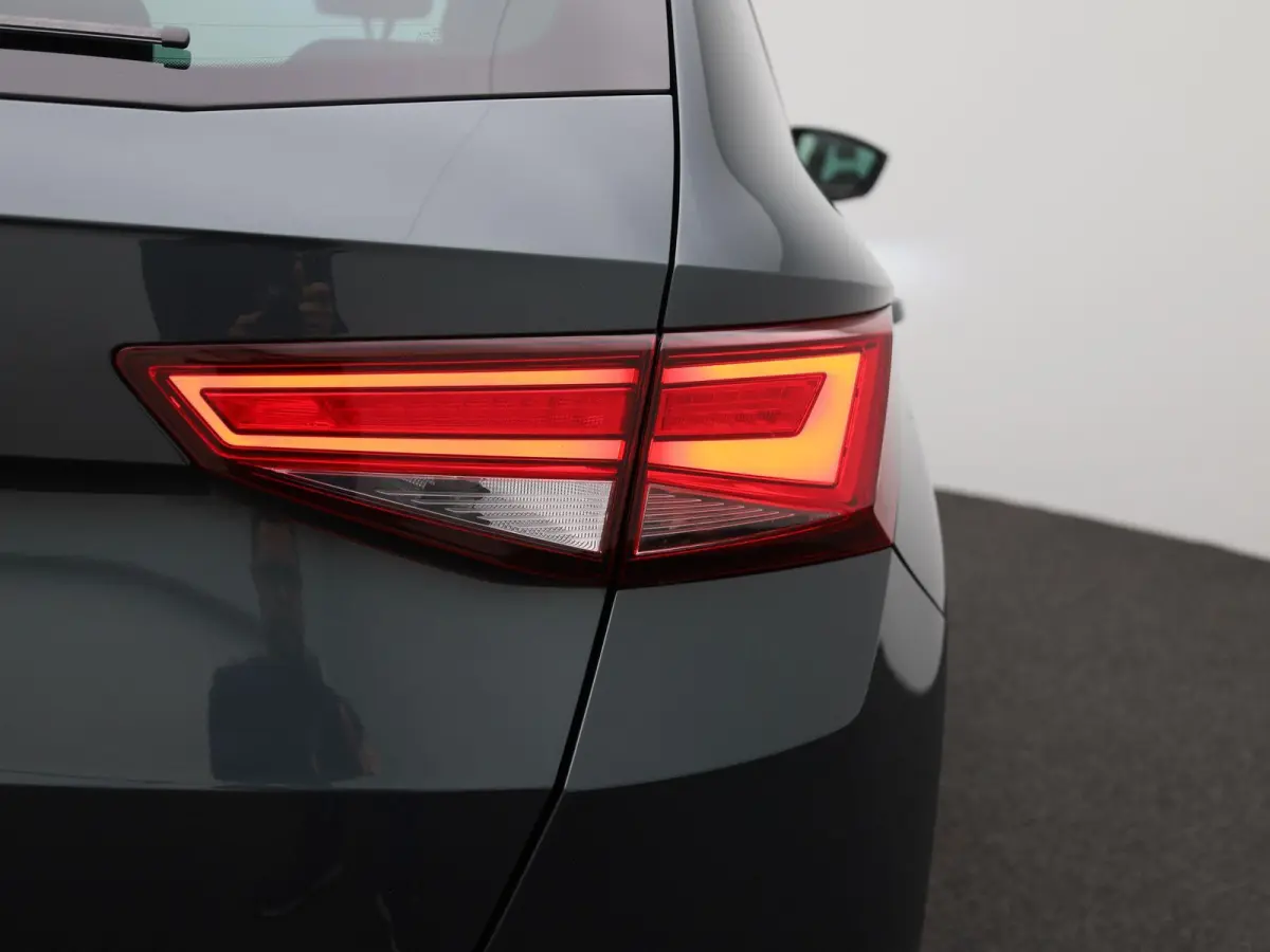 1.5 TSI Style Business Intense | Navigatie | Apple Carplay / Android Auto | Stoel/Stuur verwarming | Achteruitrijcamera | Cruise Control | Climate Control | Lichtmetalen Velgen | Trekhaak