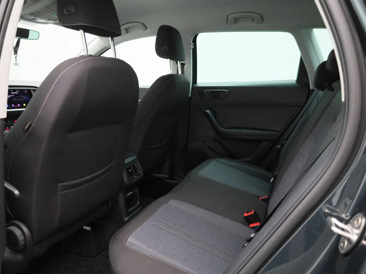 1.5 TSI Style Business Intense | Navigatie | Apple Carplay / Android Auto | Stoel/Stuur verwarming | Achteruitrijcamera | Cruise Control | Climate Control | Lichtmetalen Velgen | Trekhaak
