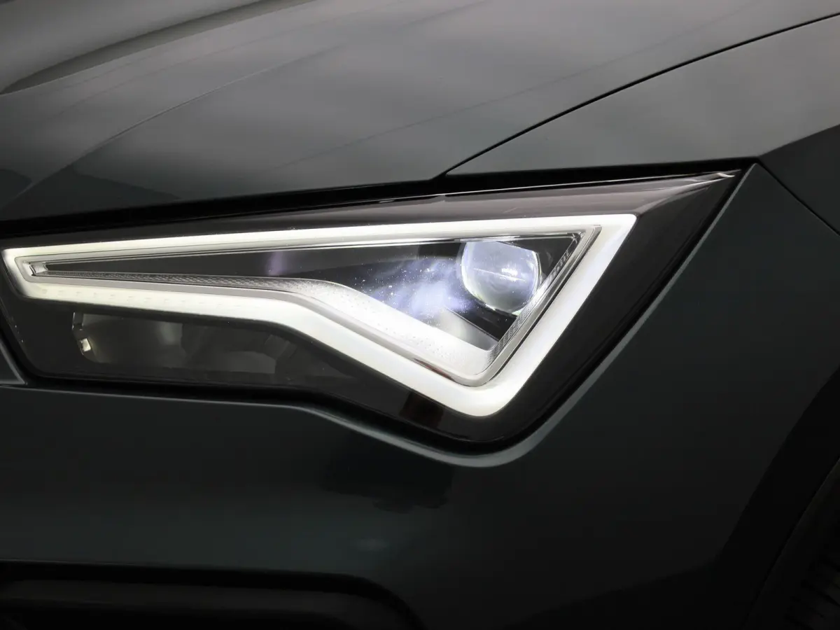 1.5 TSI Style Business Intense | Navigatie | Apple Carplay / Android Auto | Stoel/Stuur verwarming | Achteruitrijcamera | Cruise Control | Climate Control | Lichtmetalen Velgen | Trekhaak
