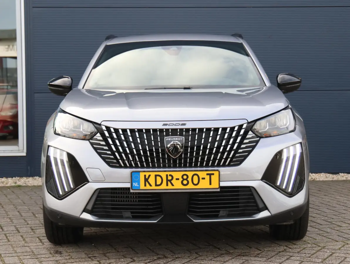 1.2 PureTech 100 Allure 1ste eigenaar | Climate Control | Parkeersensoren V+A | LED | 17" LMV | Navigatie via Apple Carplay & Android Auto