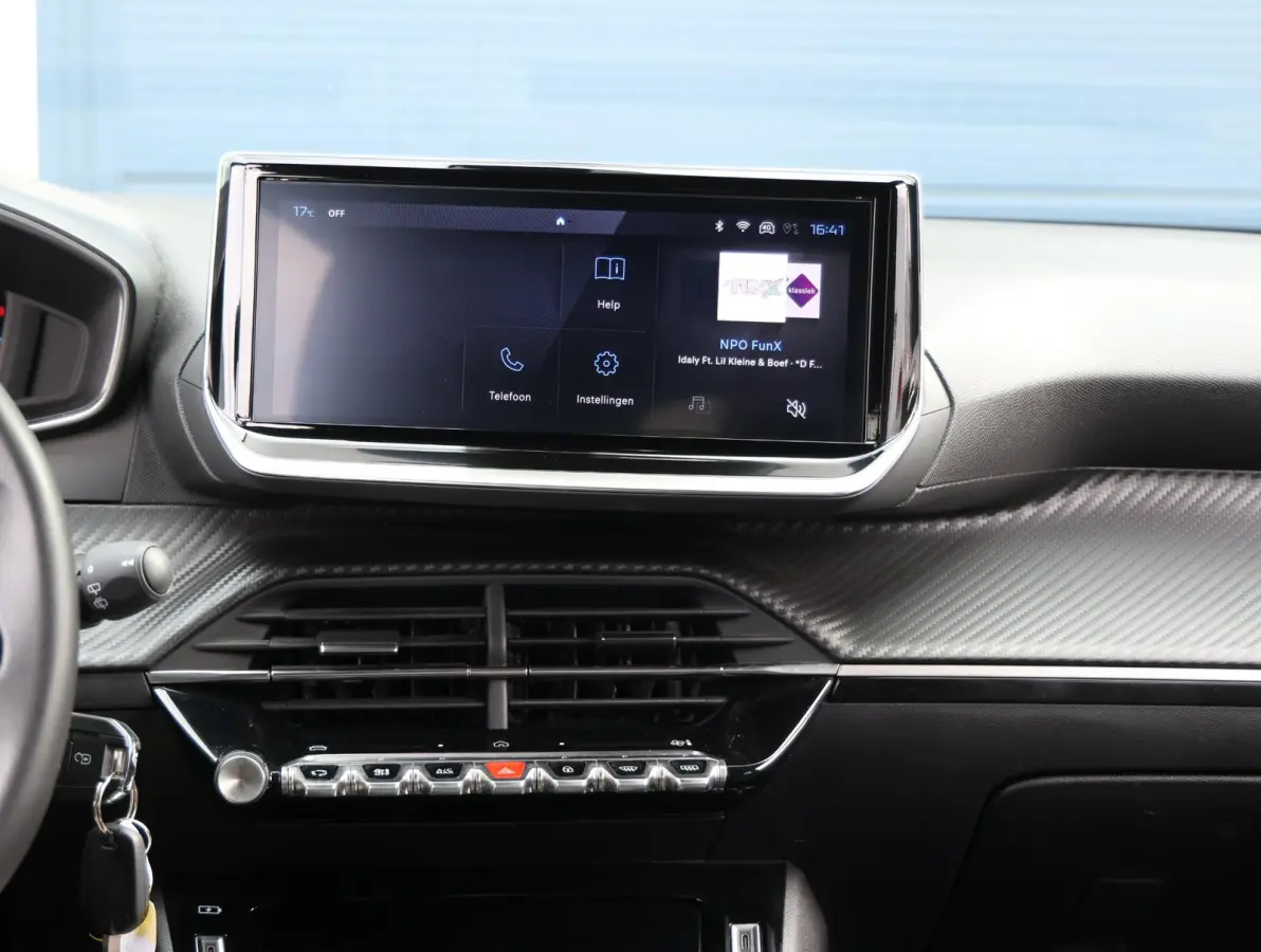 1.2 PureTech 100 Allure 1ste eigenaar | Climate Control | Parkeersensoren V+A | LED | 17" LMV | Navigatie via Apple Carplay & Android Auto