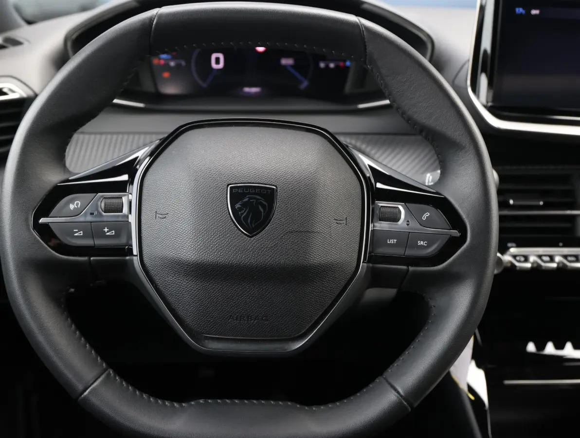 1.2 PureTech 100 Allure 1ste eigenaar | Climate Control | Parkeersensoren V+A | LED | 17" LMV | Navigatie via Apple Carplay & Android Auto