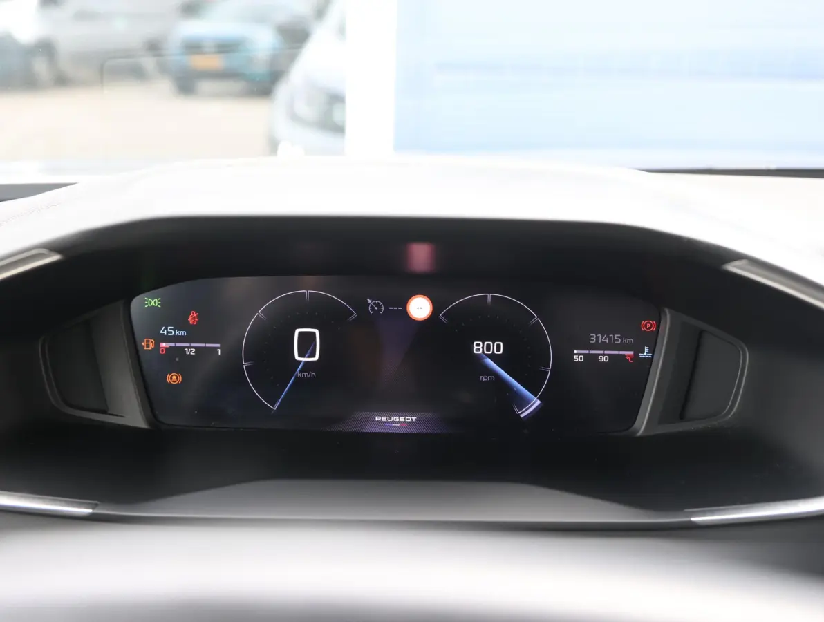 1.2 PureTech 100 Allure 1ste eigenaar | Climate Control | Parkeersensoren V+A | LED | 17" LMV | Navigatie via Apple Carplay & Android Auto