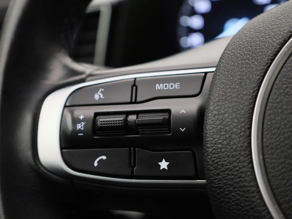 1.6 T-GDi MHEV DynamicLine | Apple Carplay / Android Auto | Trekhaak | Achteruitrijcamera | Climate Control | Virtual Cockpit | Cruise Control | Parkeersensoren | Lichtmetalen Velgen |