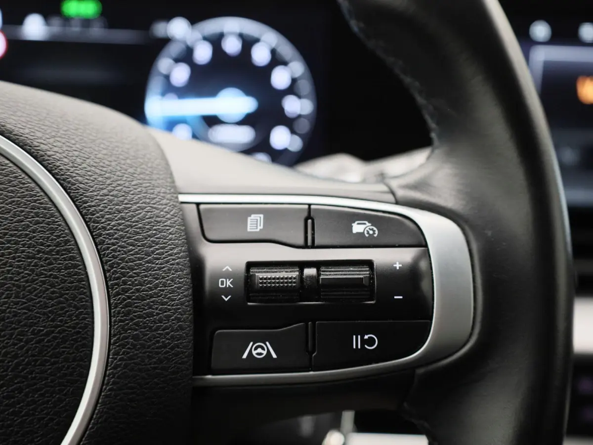 1.6 T-GDi MHEV DynamicLine | Apple Carplay / Android Auto | Trekhaak | Achteruitrijcamera | Climate Control | Virtual Cockpit | Cruise Control | Parkeersensoren | Lichtmetalen Velgen |