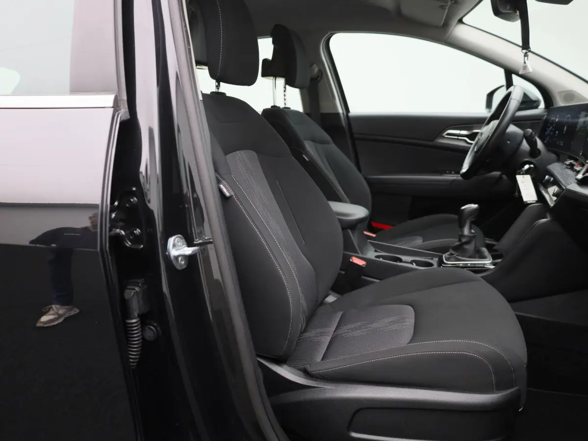 1.6 T-GDi MHEV DynamicLine | Apple Carplay / Android Auto | Trekhaak | Achteruitrijcamera | Climate Control | Virtual Cockpit | Cruise Control | Parkeersensoren | Lichtmetalen Velgen |