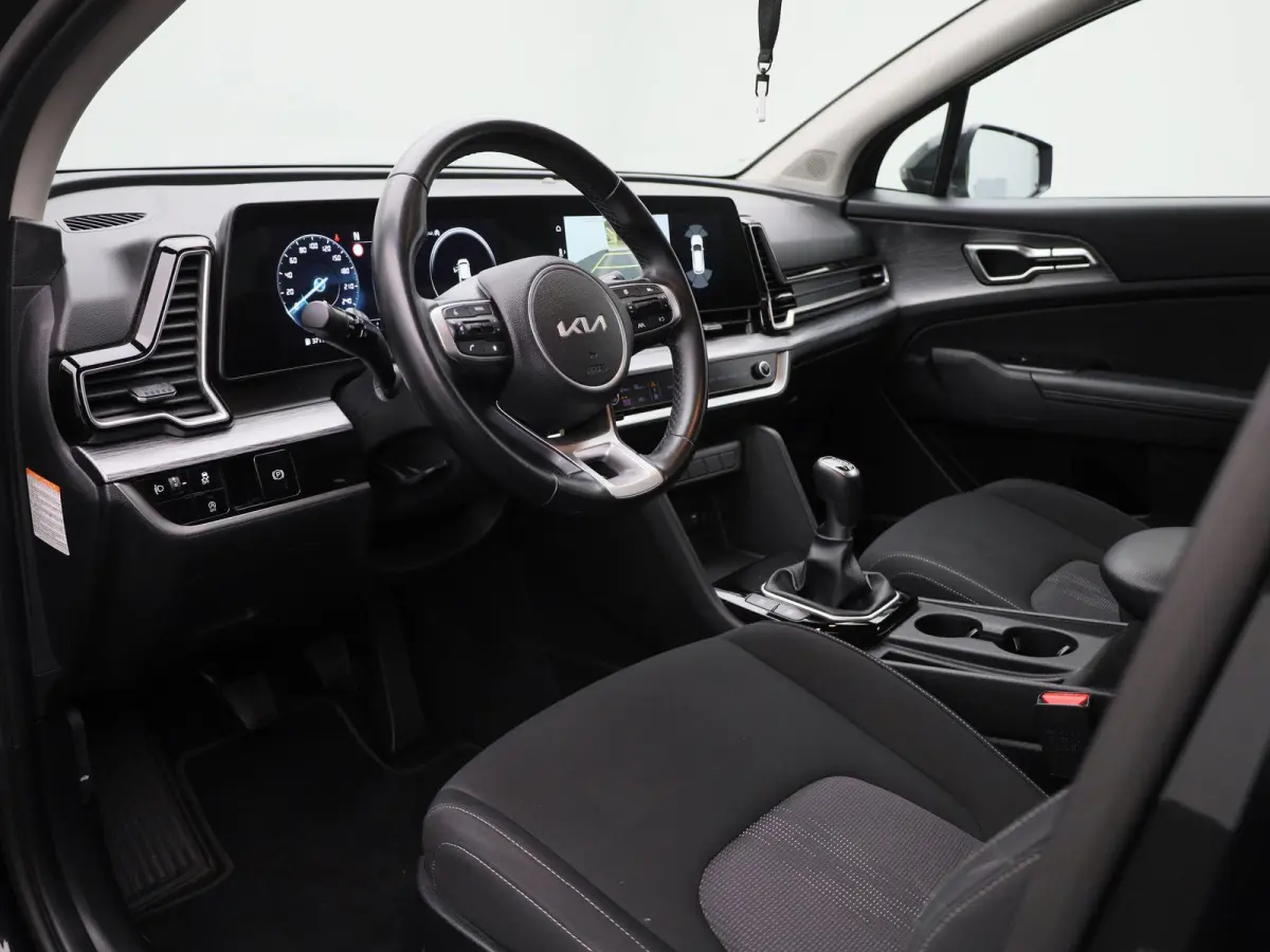1.6 T-GDi MHEV DynamicLine | Apple Carplay / Android Auto | Trekhaak | Achteruitrijcamera | Climate Control | Virtual Cockpit | Cruise Control | Parkeersensoren | Lichtmetalen Velgen |