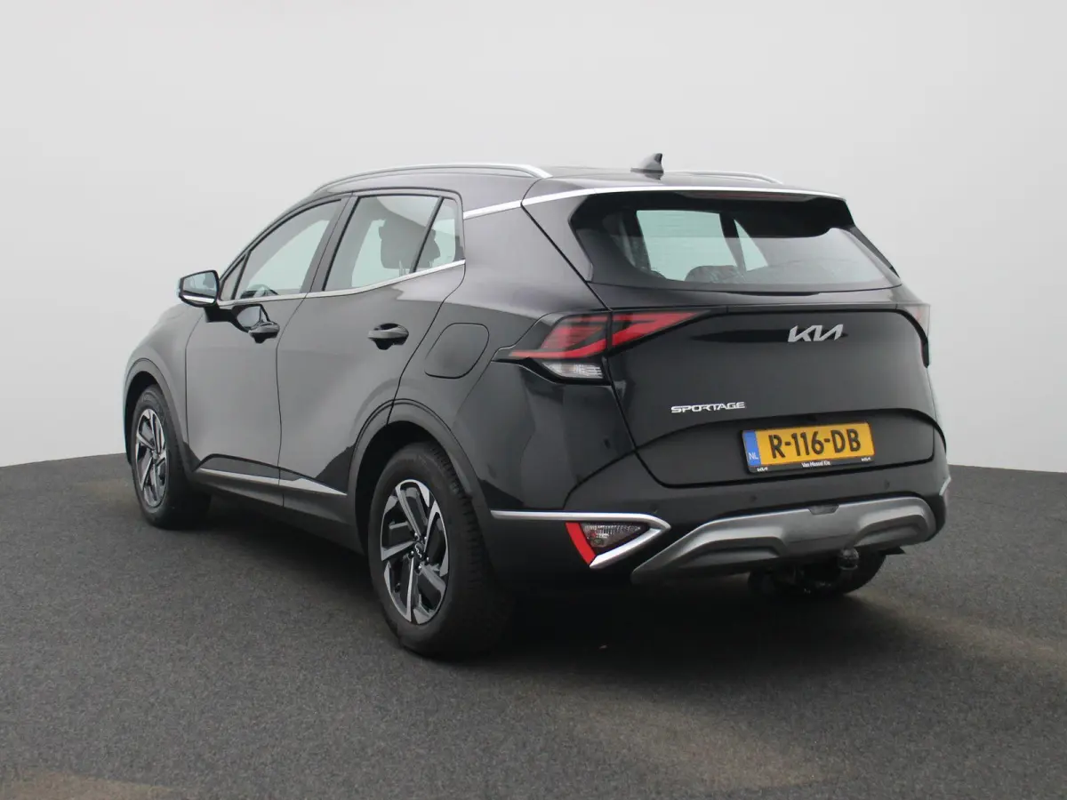 1.6 T-GDi MHEV DynamicLine | Apple Carplay / Android Auto | Trekhaak | Achteruitrijcamera | Climate Control | Virtual Cockpit | Cruise Control | Parkeersensoren | Lichtmetalen Velgen |