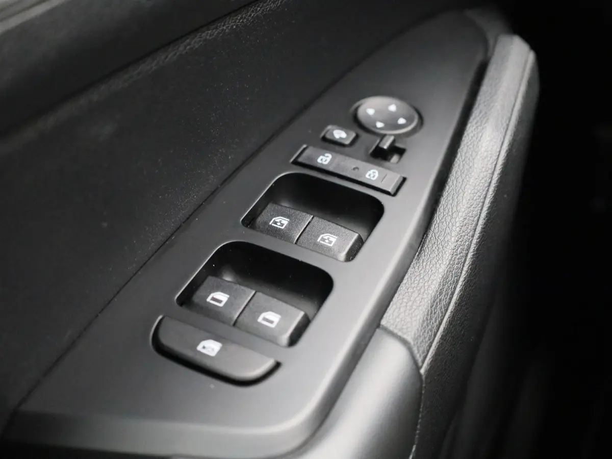 1.6 T-GDi MHEV DynamicLine | Apple Carplay / Android Auto | Trekhaak | Achteruitrijcamera | Climate Control | Virtual Cockpit | Cruise Control | Parkeersensoren | Lichtmetalen Velgen |