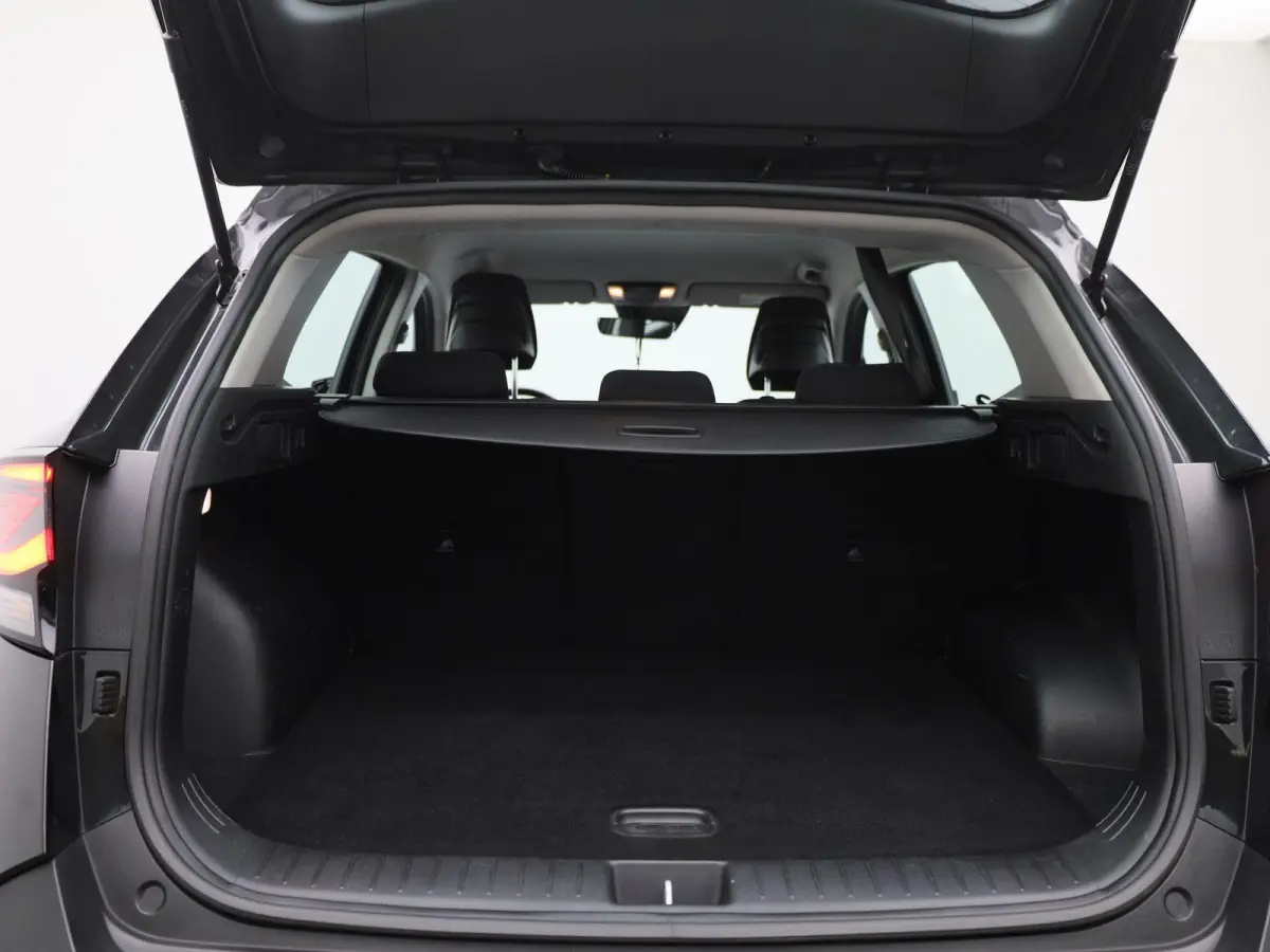 1.6 T-GDi MHEV DynamicLine | Apple Carplay / Android Auto | Trekhaak | Achteruitrijcamera | Climate Control | Virtual Cockpit | Cruise Control | Parkeersensoren | Lichtmetalen Velgen |
