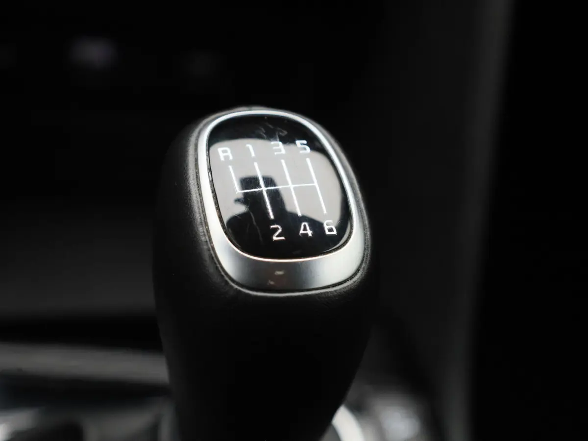 1.6 T-GDi MHEV DynamicLine | Apple Carplay / Android Auto | Trekhaak | Achteruitrijcamera | Climate Control | Virtual Cockpit | Cruise Control | Parkeersensoren | Lichtmetalen Velgen |