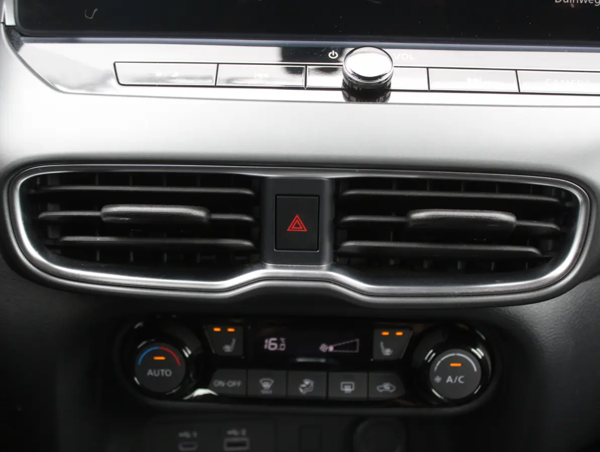 1.0 DIG-T N-Connecta AUTOMAAT | CLIMATE | CAMERA | CARPLAY | DAB | LED | NAVI | STOELVERW | CRUISE | ISOFIX