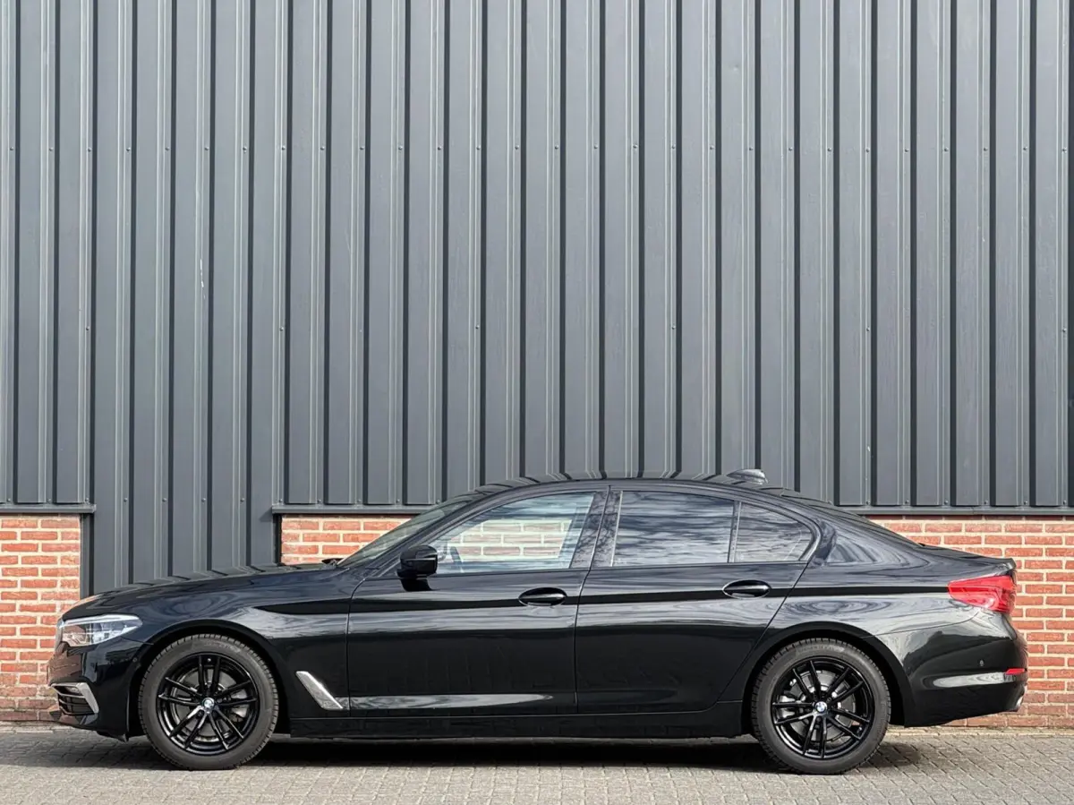 520i High Executive Edition Virtualcockpit/Leer/LED/Camera/Stoelverwarming/Trekhaak