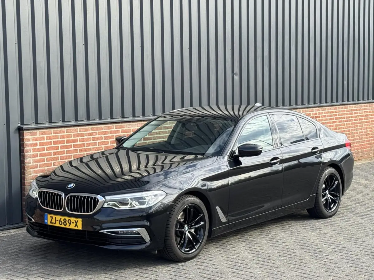 520i High Executive Edition Virtualcockpit/Leer/LED/Camera/Stoelverwarming/Trekhaak