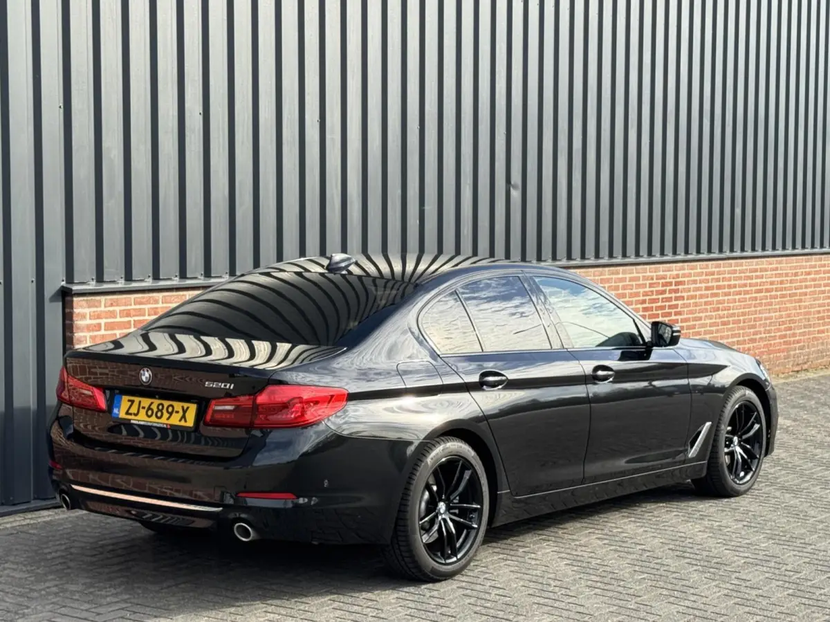 520i High Executive Edition Virtualcockpit/Leer/LED/Camera/Stoelverwarming/Trekhaak