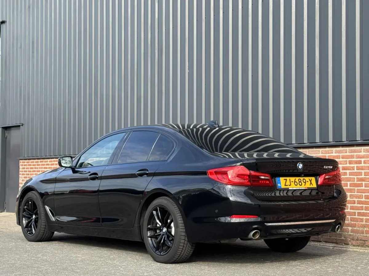 520i High Executive Edition Virtualcockpit/Leer/LED/Camera/Stoelverwarming/Trekhaak