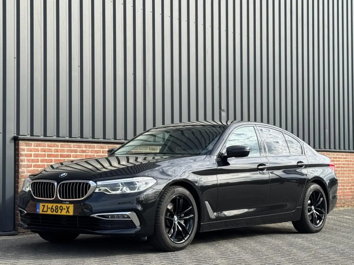 520i High Executive Edition Virtualcockpit/Leer/LED/Camera/Stoelverwarming/Trekhaak