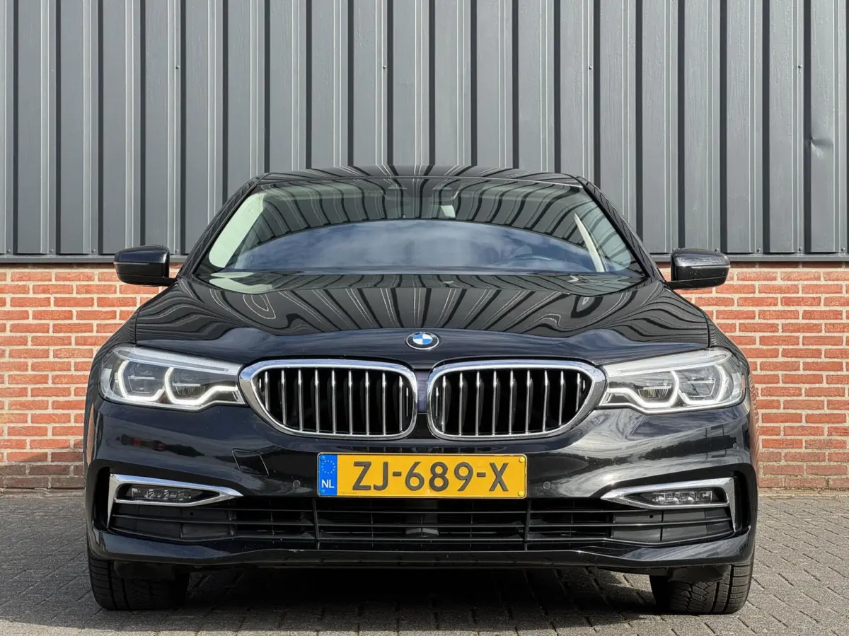 520i High Executive Edition Virtualcockpit/Leer/LED/Camera/Stoelverwarming/Trekhaak