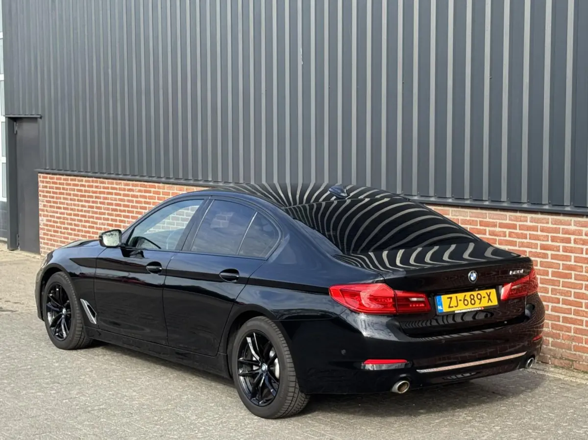520i High Executive Edition Virtualcockpit/Leer/LED/Camera/Stoelverwarming/Trekhaak