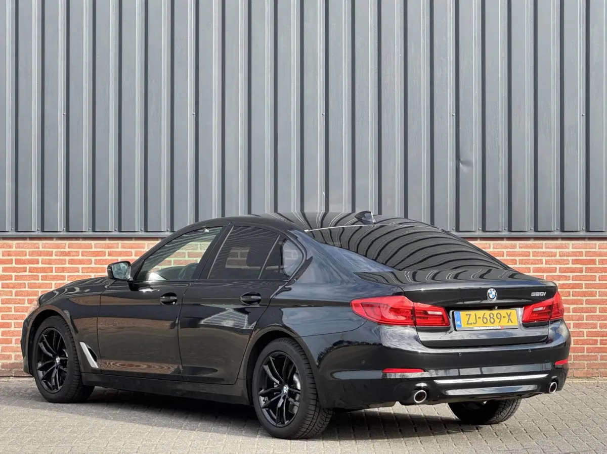 520i High Executive Edition Virtualcockpit/Leer/LED/Camera/Stoelverwarming/Trekhaak