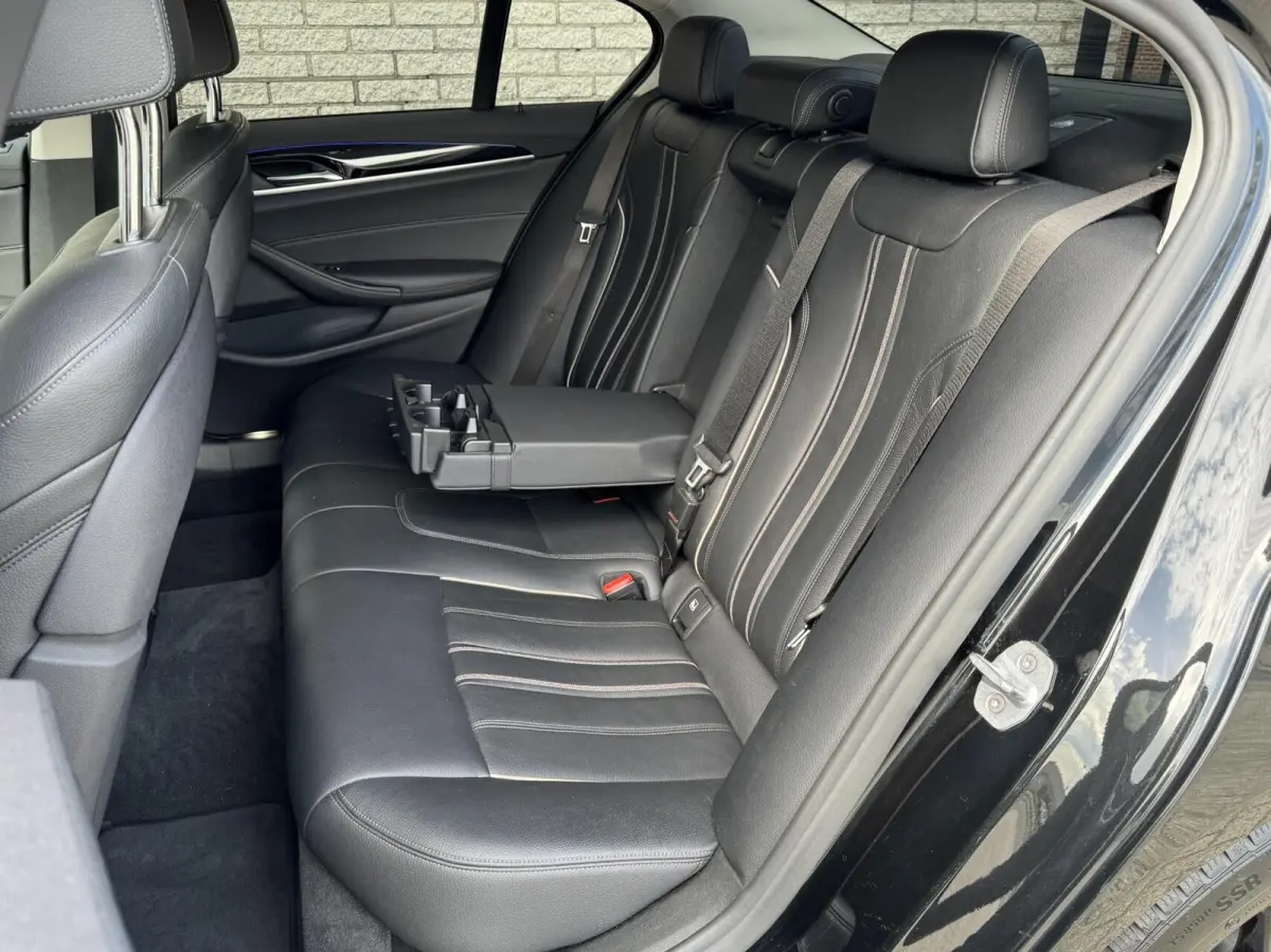 520i High Executive Edition Virtualcockpit/Leer/LED/Camera/Stoelverwarming/Trekhaak