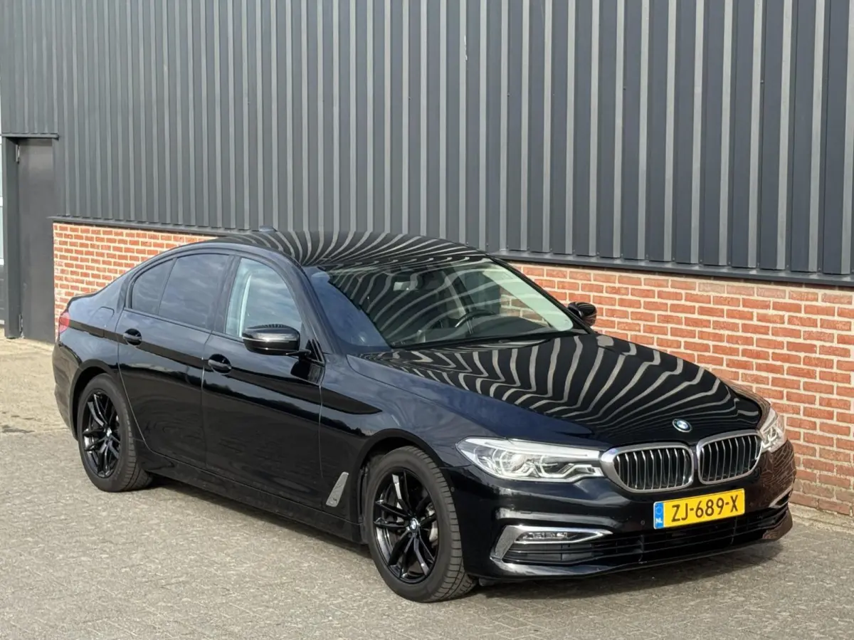 520i High Executive Edition Virtualcockpit/Leer/LED/Camera/Stoelverwarming/Trekhaak