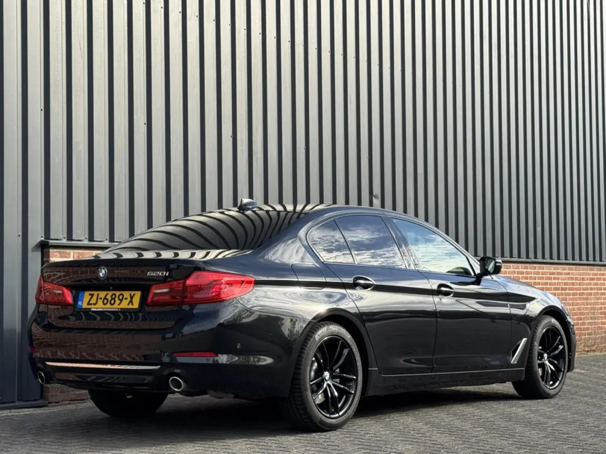 520i High Executive Edition Virtualcockpit/Leer/LED/Camera/Stoelverwarming/Trekhaak