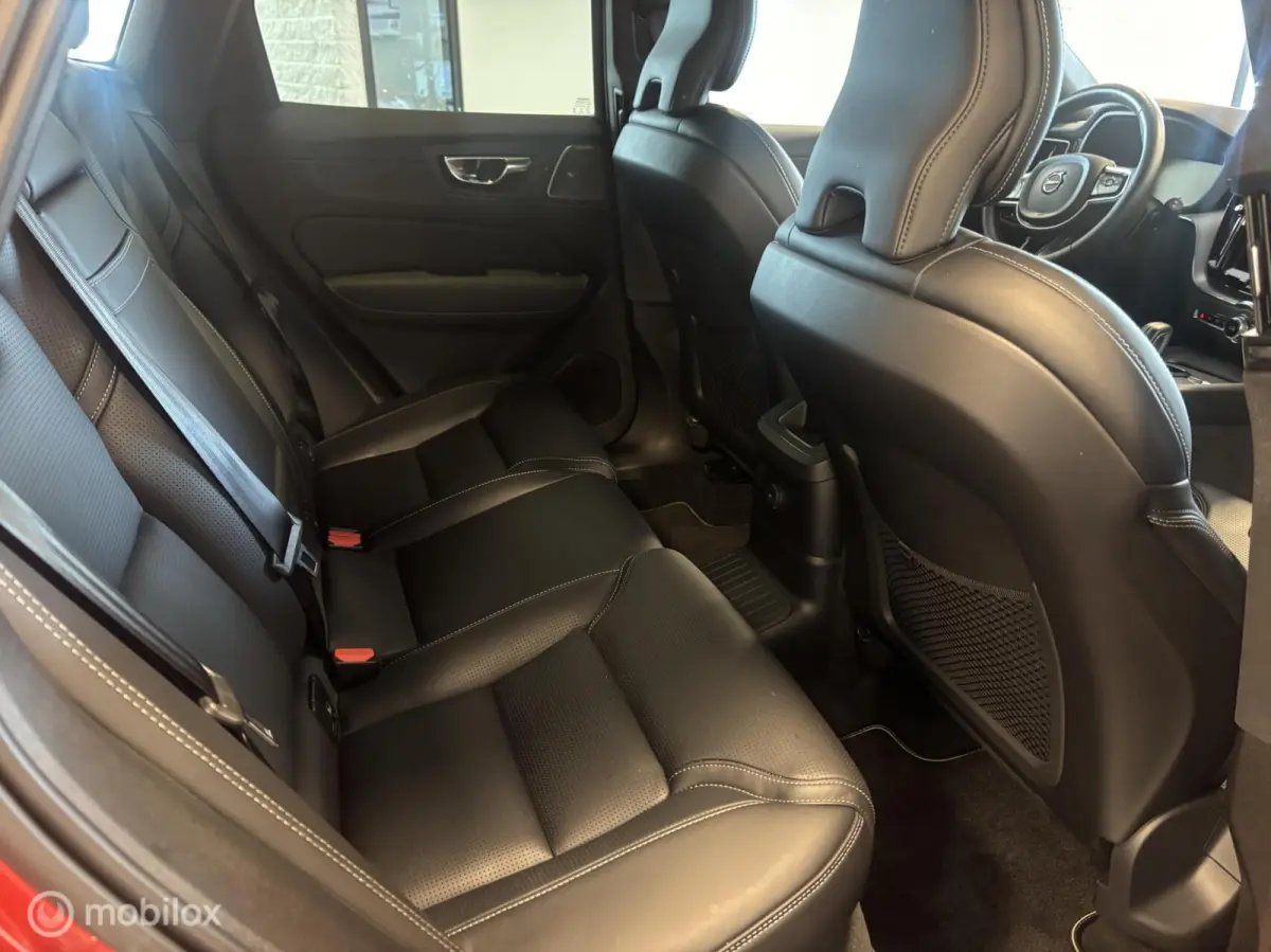 2.0 T8 Plug-in hybrid AWD R-Design , B&W , Pano