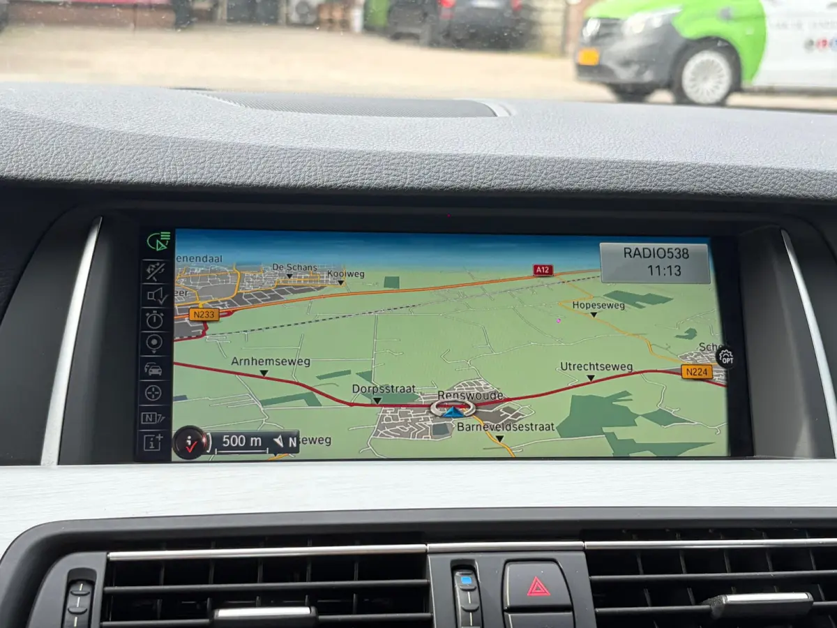 520i High Executive,Panoramadak,Stoelverwarming,Navigatie,19 Inch L.M. Velgen