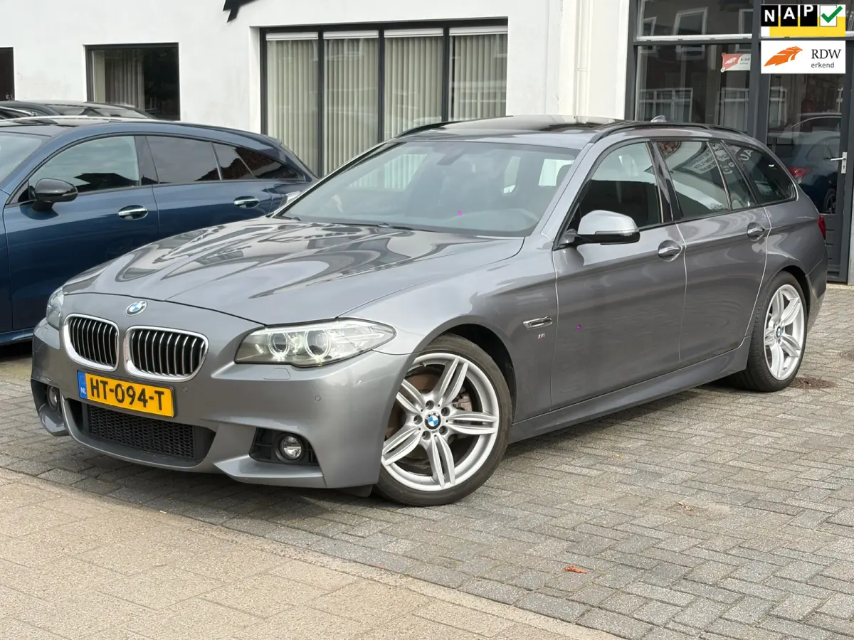 520i High Executive,Panoramadak,Stoelverwarming,Navigatie,19 Inch L.M. Velgen