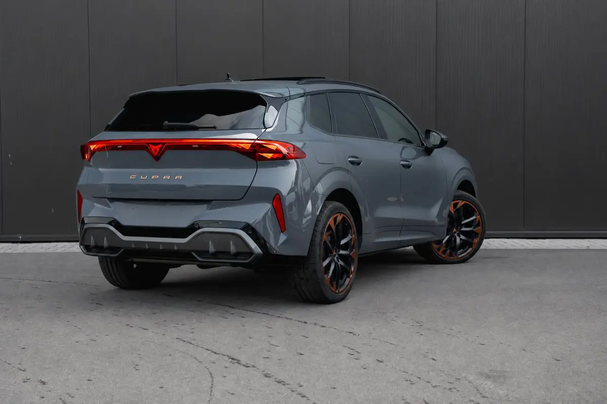 1.5 TSI e-Hybrid 272pk VZ Performance | Panoramadak | Trekhaak | 360 Camera | Sennheiser | 20"