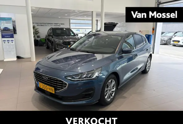 1.0 EcoBoost Hybrid Titanium AUTOMAAT | STOEL - STUUR - VOORRUIT VERWARMING | APLLE CARPLY - ANDROID AUTO | PARKEER SENSOREN VOOR EN ACHTER | 5850 KM