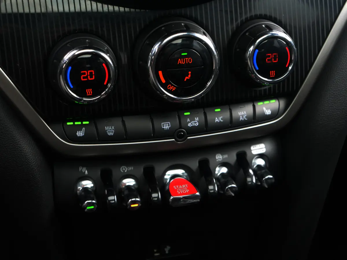 Mini 2.0 John Cooper Works ALL4 Chili | panorama | harman&kardon | keyless go&entry..