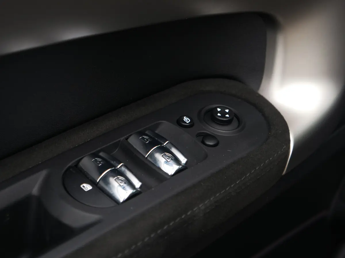 Mini 2.0 John Cooper Works ALL4 Chili | panorama | harman&kardon | keyless go&entry..