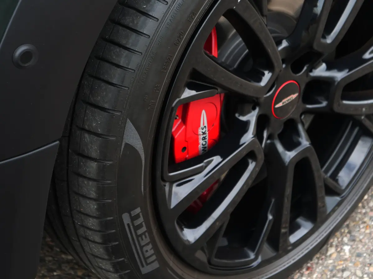 Mini 2.0 John Cooper Works ALL4 Chili | panorama | harman&kardon | keyless go&entry..