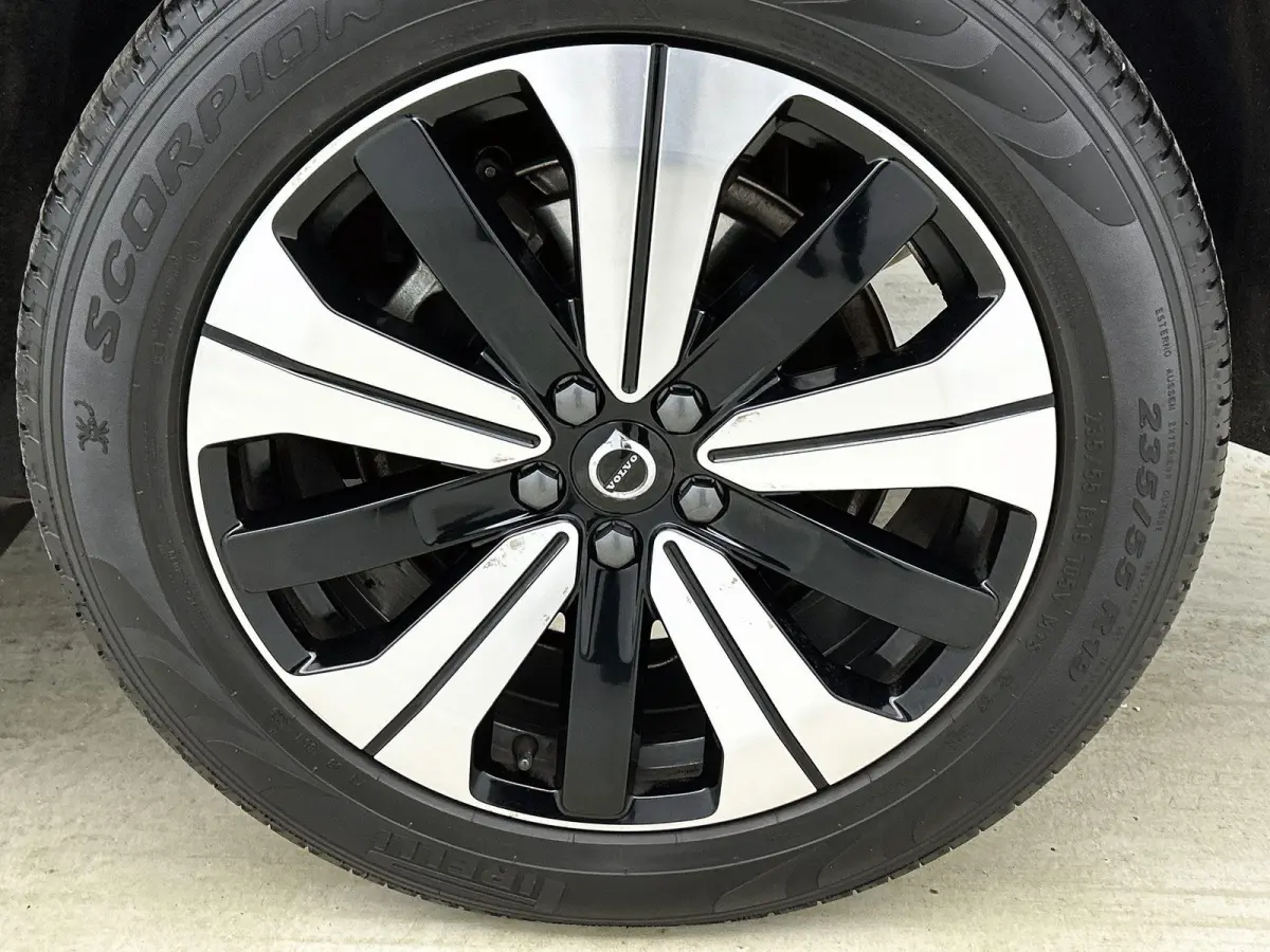 2.0 T6 Plug-in hybrid AWD Plus Bright | PANORAMADAK | LEER | CAMERA | STOEL-STUURWIELVERWARMING / SOH 99.43%