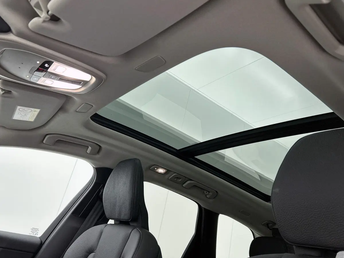2.0 T6 Plug-in hybrid AWD Plus Bright | PANORAMADAK | LEER | CAMERA | STOEL-STUURWIELVERWARMING / SOH 99.43%