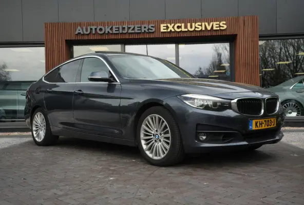 320i Centennial Executive Cruise control Brake assist Hill hold Koplampreiniging