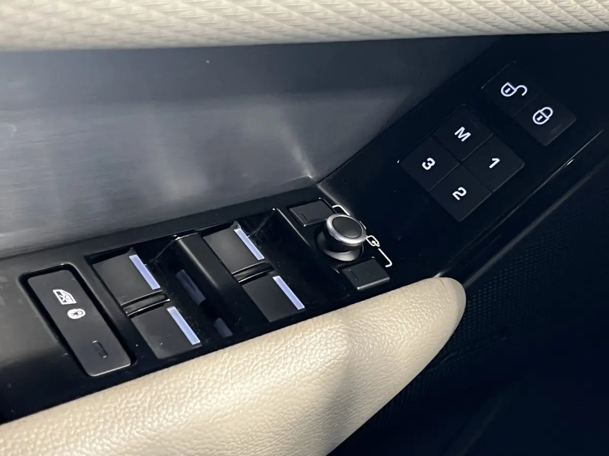 2.0 I4 Turbo AWD SE R-Dynamic | Navigatie | LM Velgen 20" | Lederen Bekleding | Cruise Control | Airco | Matrix LED Koplampen |Afn.Trekhaak |